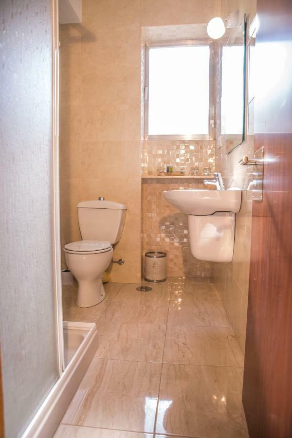 Quarto com 2 Camas de Solteiro